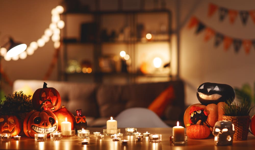 19 Cheap Halloween Decorations for Apartments